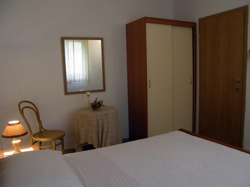 Apartments Mandic Tučepi Chambre photo