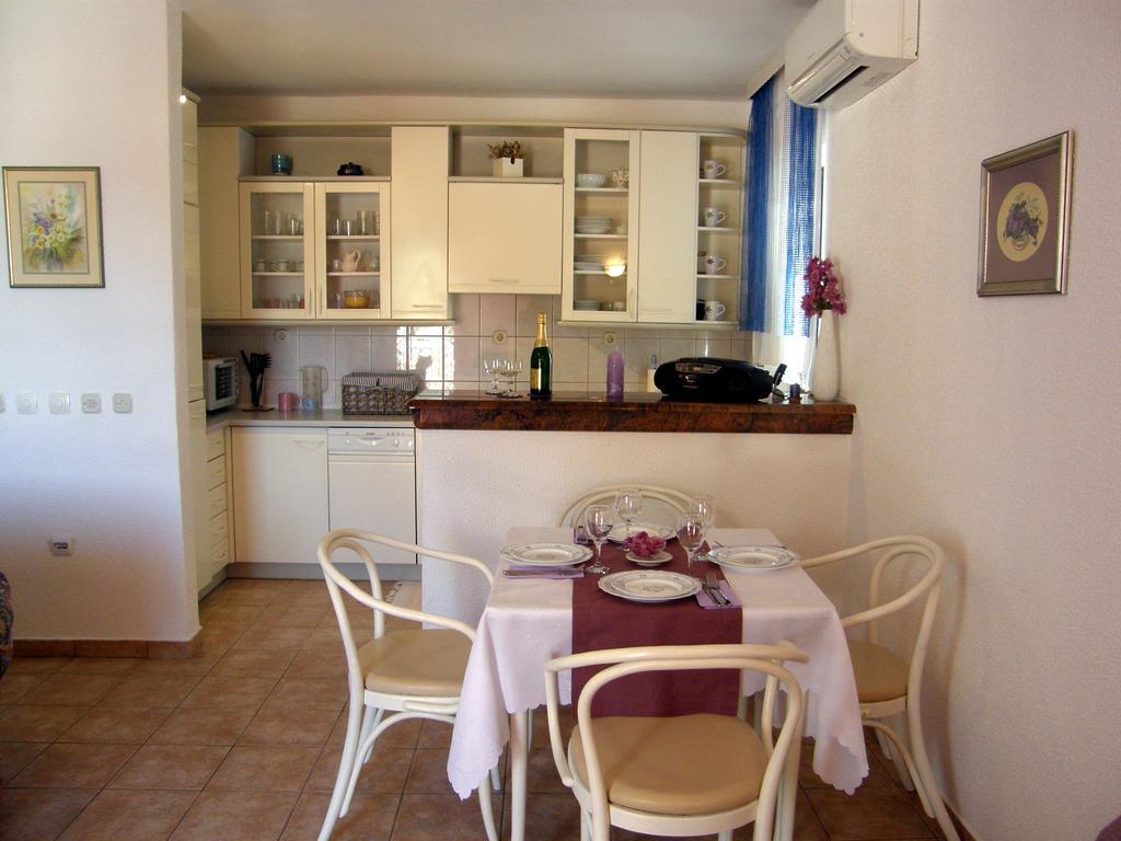 Apartments Mandic Tučepi Chambre photo