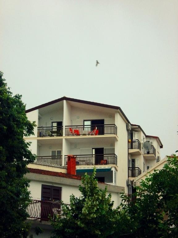Apartments Mandic Tučepi Extérieur photo